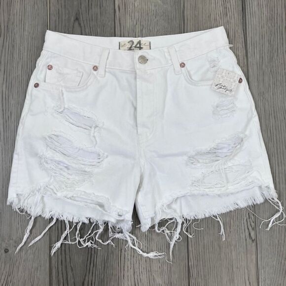 Free People Size 24 Maggie Button Fly Mid-Rise White Distressed Denim NEW Shorts - Picture 1 of 14